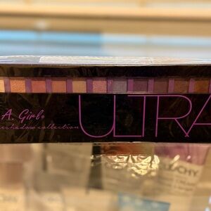 L.A. Colors Beauty Brick Eyeshadow Collection - Ultra